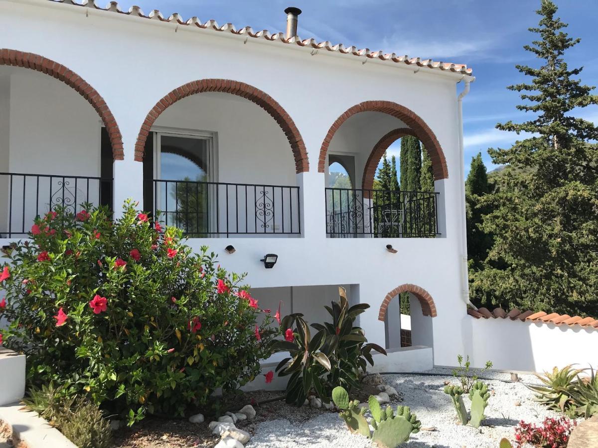 Villa Rafaela Фригиляна Екстериор снимка